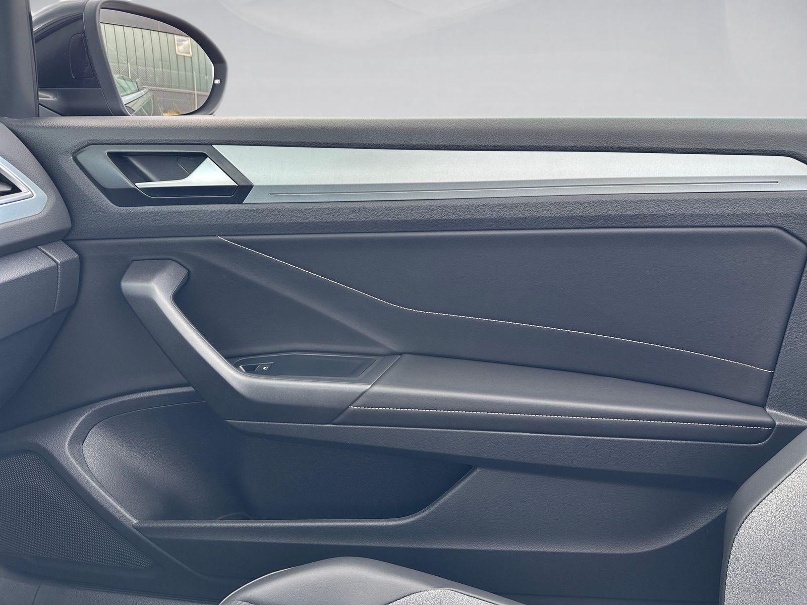 Fahrzeugabbildung Volkswagen T-Roc Cabriolet 1.5 TSI Goal AHK,KlimaA,LED,SHZ