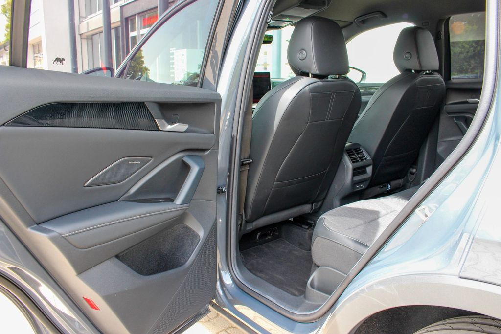 VW Tiguan 2.0 TDI/ IQ.DRIVE/ H&K/ MATRIX/ DISCOVER VW Tiguan 2.0 TDI/ IQ.DRIVE/ H&K/ MATRIX/ DISCOVER