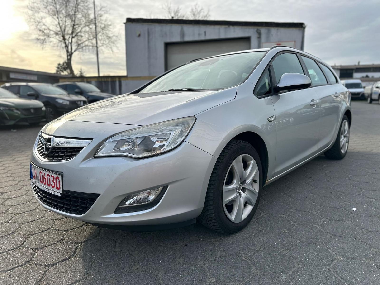 Opel Astra J Sports Tourer Edition