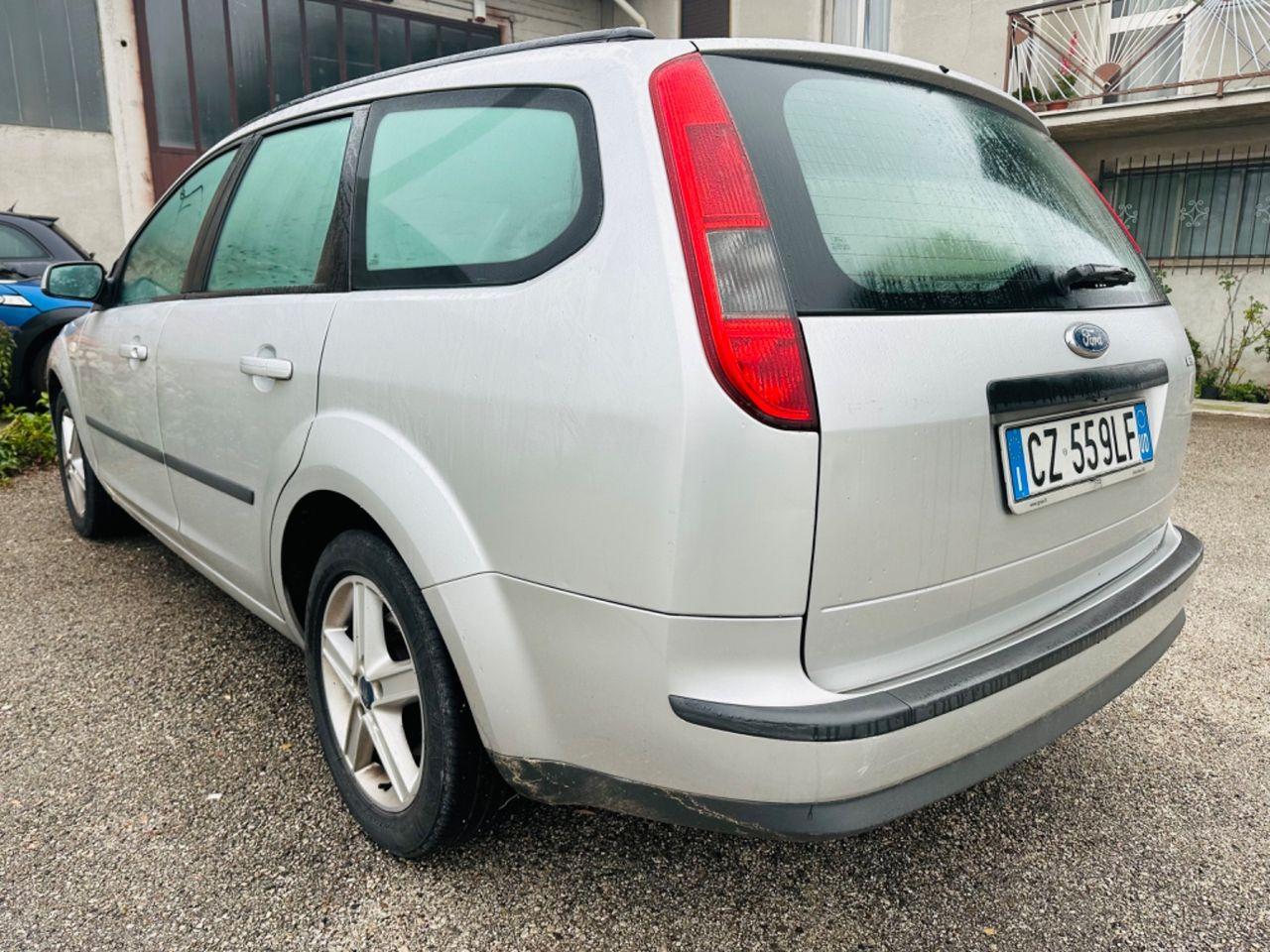 Ford Focus 2007 — interior