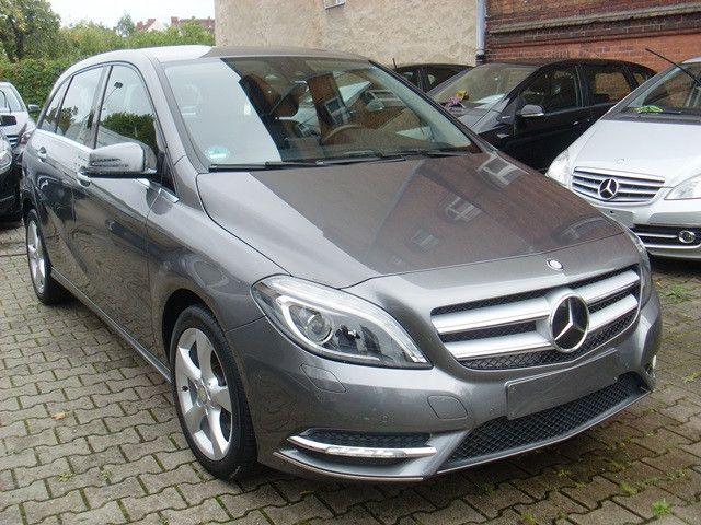 Mercedes-Benz B 200 BlueEFFICIENCY Autom / Rückfahrk / Akt.-P