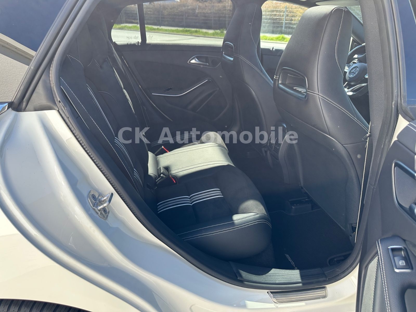 Fahrzeugabbildung Mercedes-Benz CLA220d Shooting Brake Peak Edition/Navi/LED/Kam