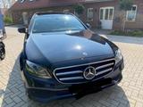 Mercedes-Benz E 300 d T Autom. - - Mercedes-Benz E 300: Von Privat