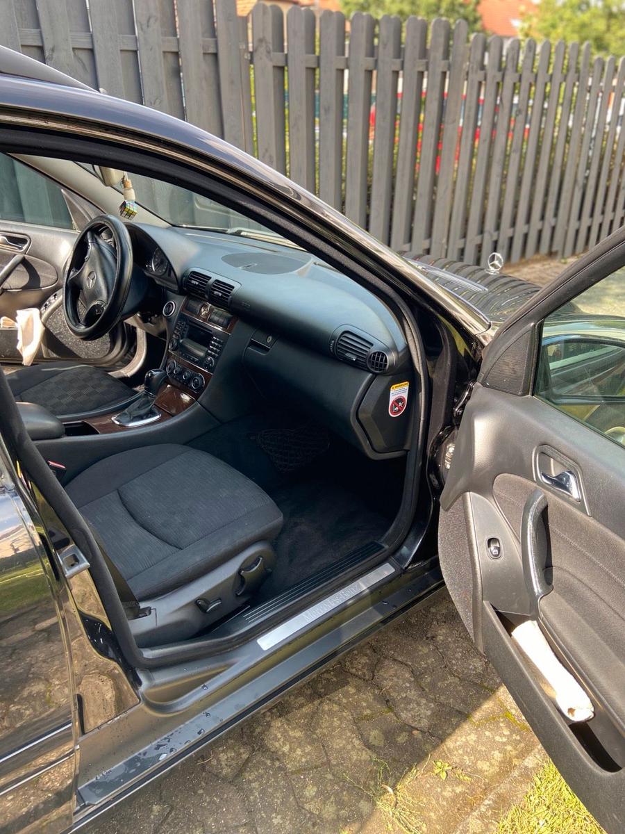 Mercedes-Benz C220 2006 — photo 9