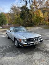 Mercedes-Benz SL 560 - Oldtimer: Cabrio