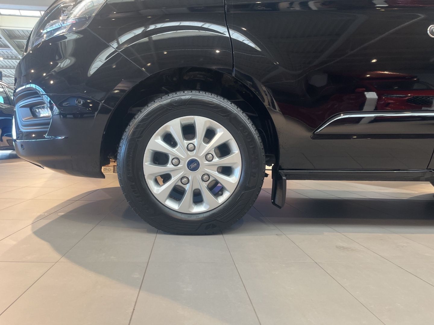 Fahrzeugabbildung Ford Transit Kasten 300 L1 Trend 2.0 TDCi EU6d  DAB