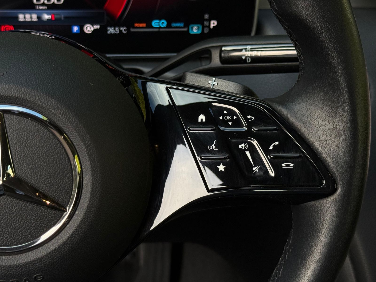 Fahrzeugabbildung Mercedes-Benz C 220 d T 9G LED+MBUX+KAMERA+SHZ+PARK+DAB