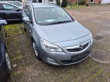 Opel Astra Astra Sports Tourer 1.4 Turbo Sports Toure - Opel Astra aus 2010: Sports Tourer