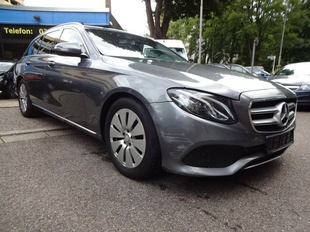 MERCEDES-BENZ E 220 LED.Navi.Kamera,EL Sitze,GSD, Autom.Euro-6