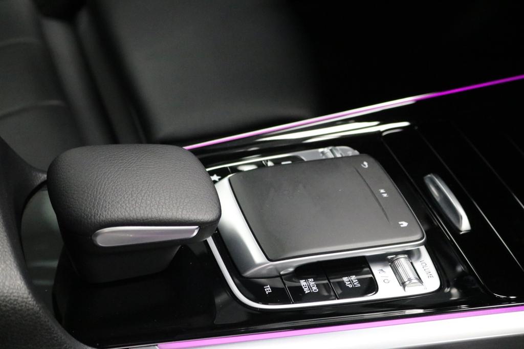 Mercedes-Benz GLB 180