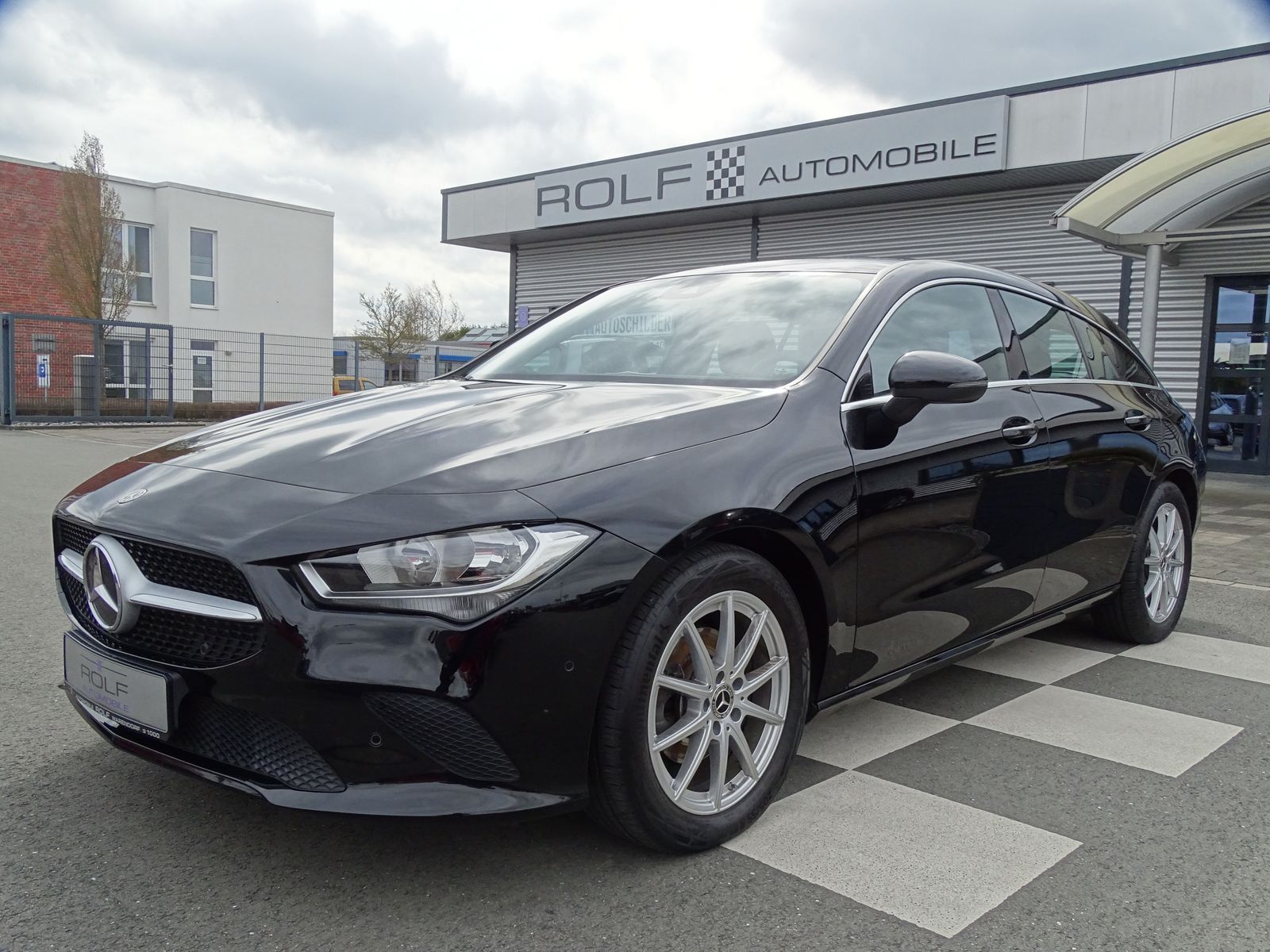 MERCEDES-BENZ CLA 180 Shooting Brake NAVI*LED*SHZG*PANO*PDC*