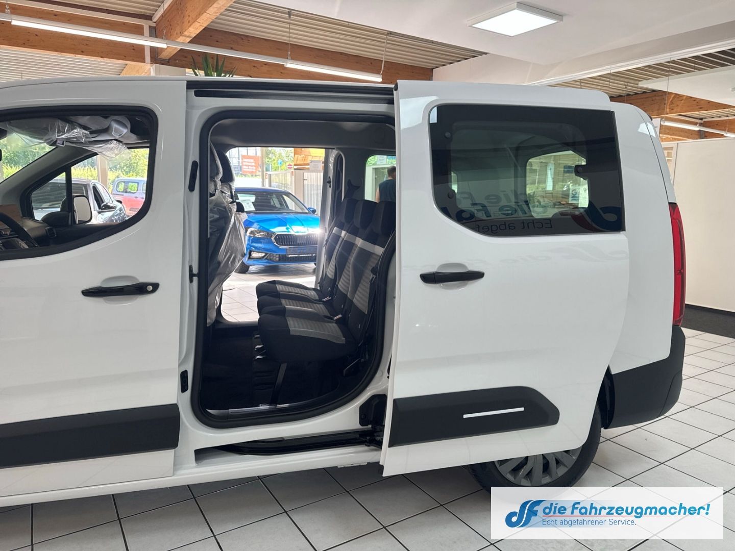 Fahrzeugabbildung Citroën Berlingo XL Digitales Cockpit LED Apple CarPlay