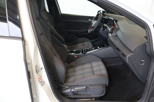 Volkswagen Golf VIII GTI 2.0 TSI AID+CARPLAY+LED+AMBIENT
