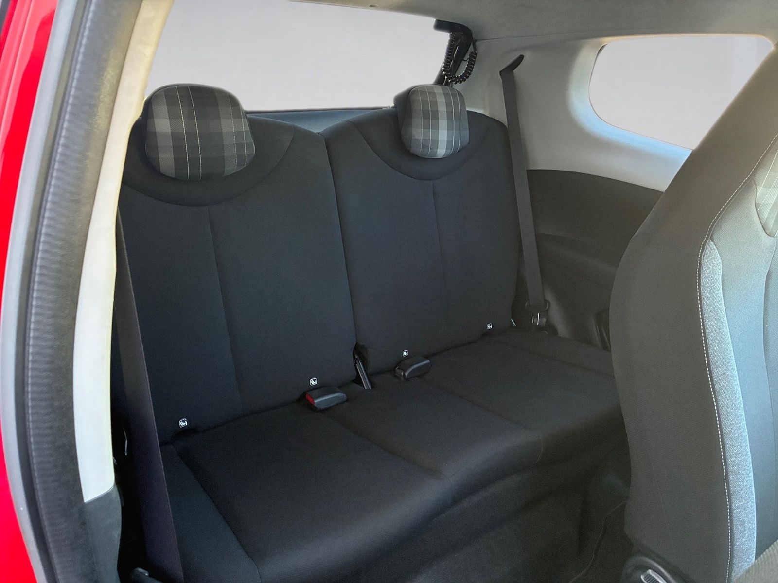 Fahrzeugabbildung Peugeot 108 1.0 VTi Style Klima,Radio,Allwetterreifen