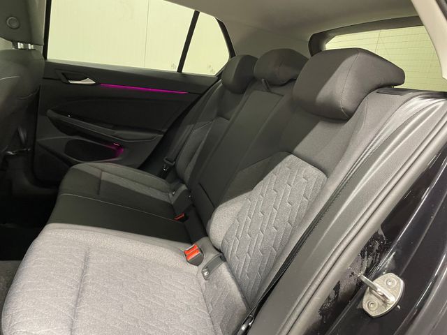 Golf VIII Move 1.0 eTSI DSG PDC LED ACC Pano SHZ