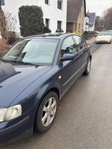 Volkswagen VW Passat  TÜV bis Oktober  2.500  - Volkswagen Passat: 2.5