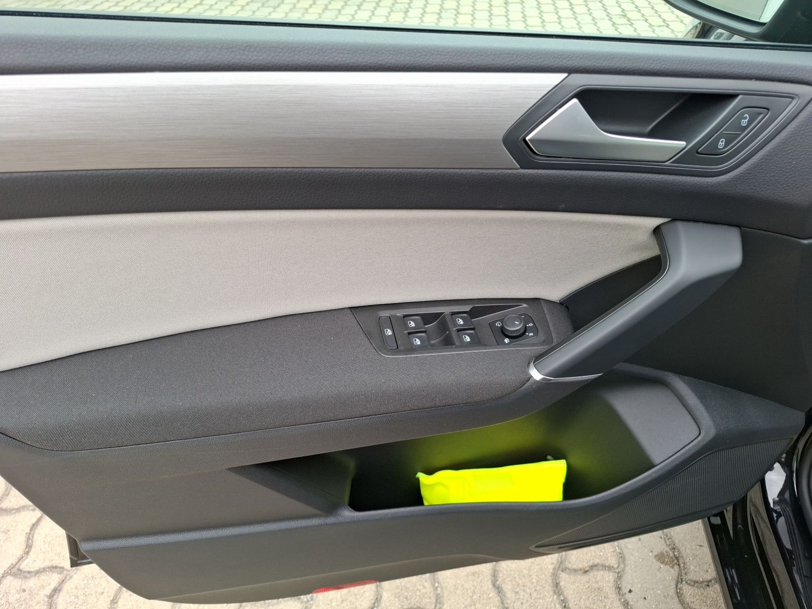 Fahrzeugabbildung Volkswagen Touran TSI Comfortline 7-Si Navi AID ACC PDC SH