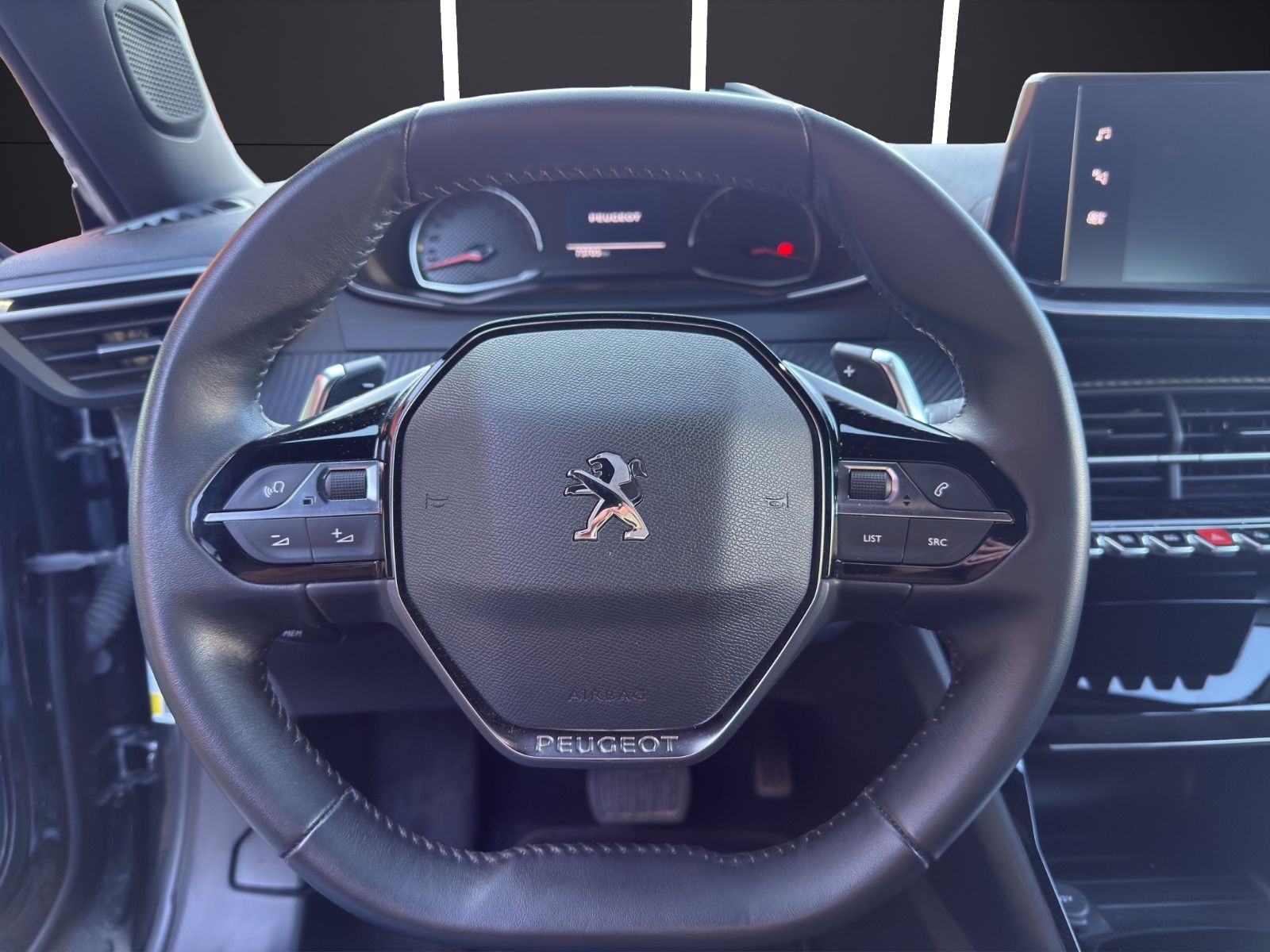 Fahrzeugabbildung Peugeot 2008 Allure 1.5 *CarPlay*SitzHZ*Navi*Kamera*