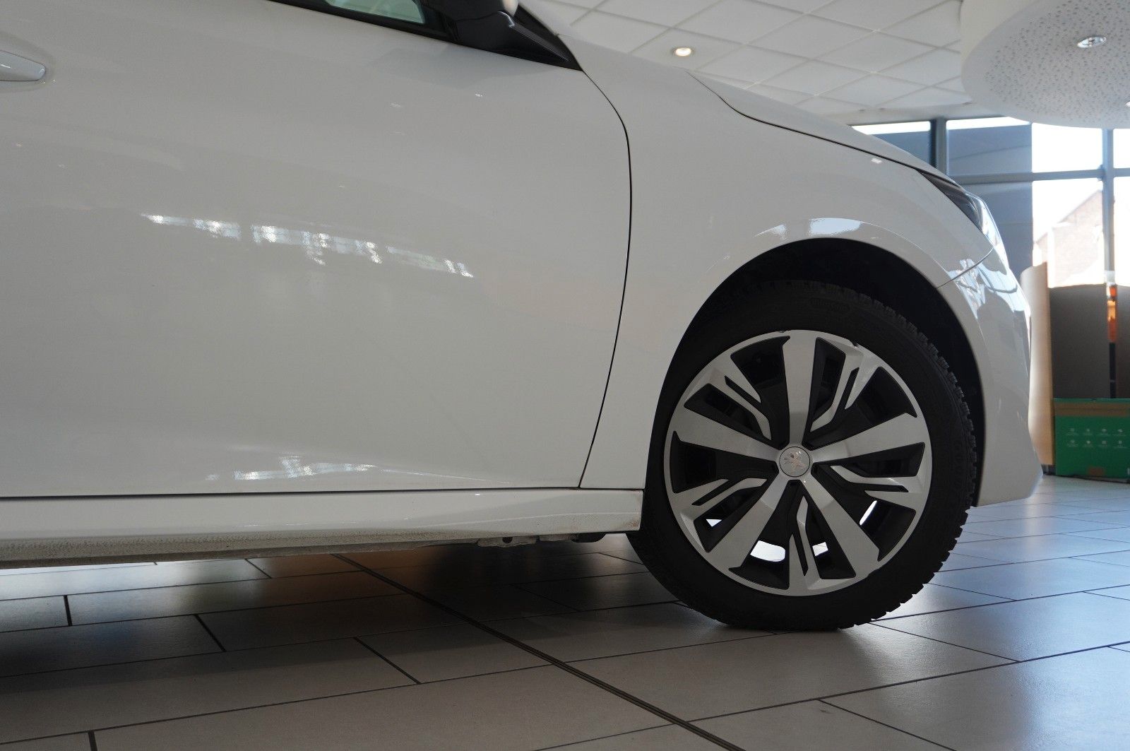 Fahrzeugabbildung Peugeot 208 1.5 HDI ACTICE NAVI/LED/SHZ/PDC/SPORT/TEMP.