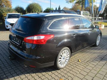 Ford Focus Turnier Titanium Leder + PDC + Winterpaket