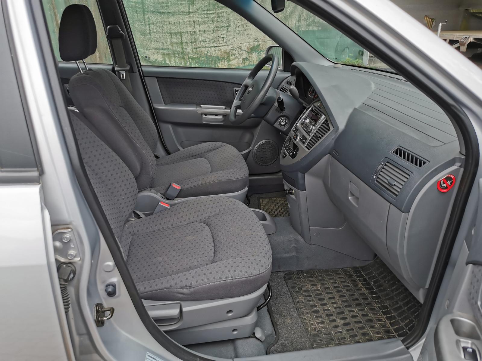Kia Carens 2006 — photo 13