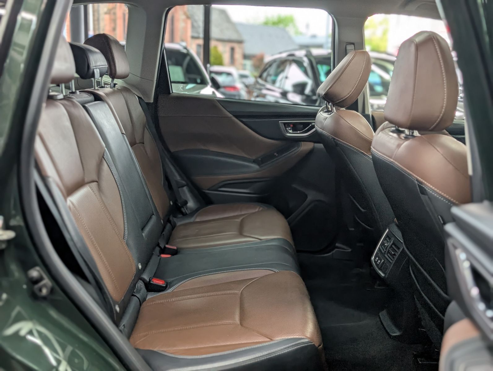 Fahrzeugabbildung Subaru Forester 2.0ie MHEV PLATINUM ACC LED PANO LEDER