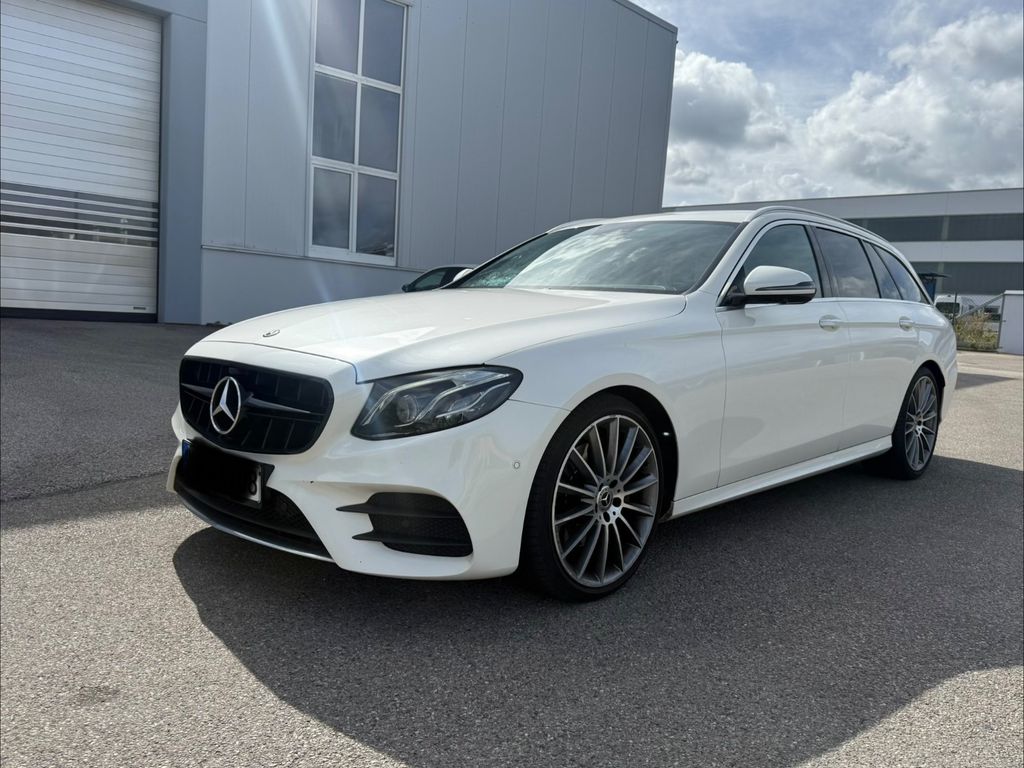 Image of Mercedes-Benz E 220