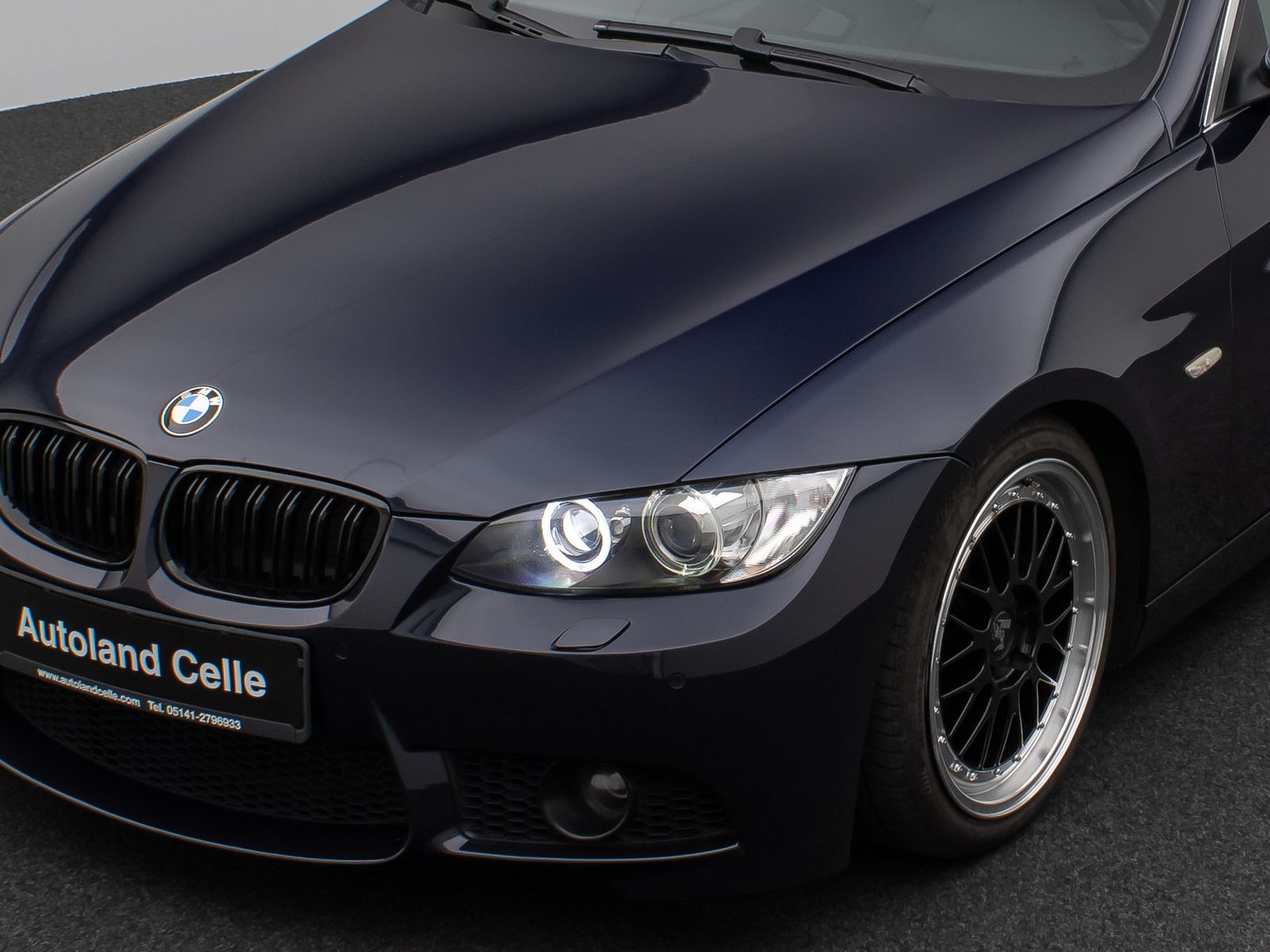Fahrzeugabbildung BMW 320i Cabrio PDC Navi Sitzhzg Xenon 8fach Sport
