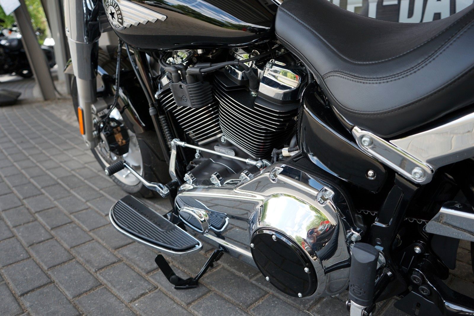 Fahrzeugabbildung Harley-Davidson Fat Boy 117 2025 Vivid Black Sofort Verfügbar