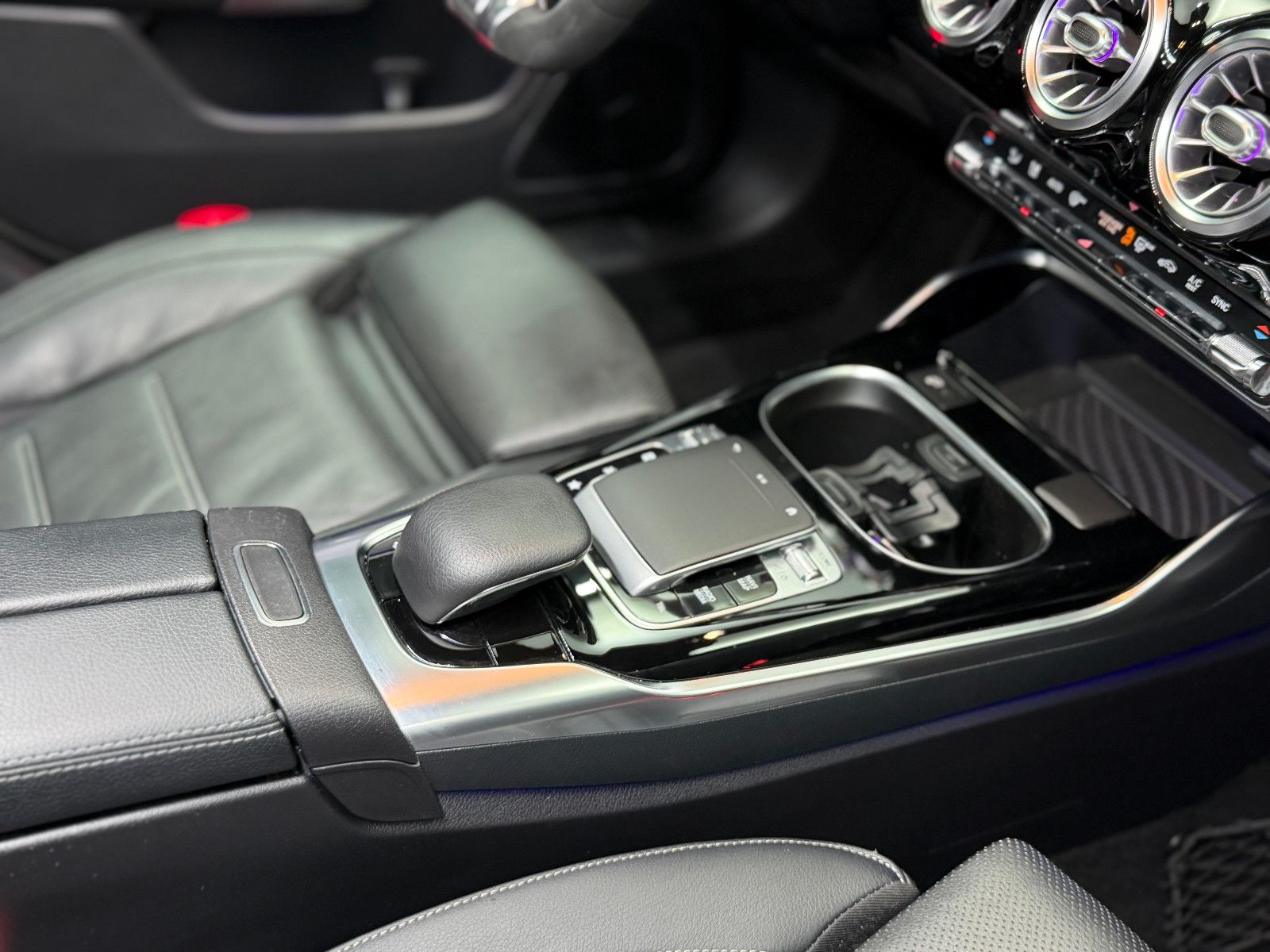 Fahrzeugabbildung Mercedes-Benz CLA 45 AMG Shooting Brake 4Matic|VOLL|