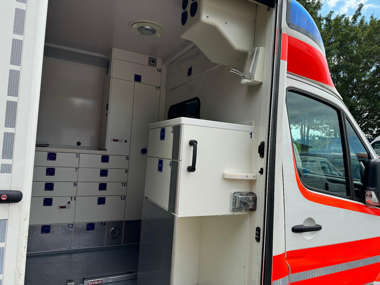 Mercedes-Benz Sprinter 2012 — photo 11