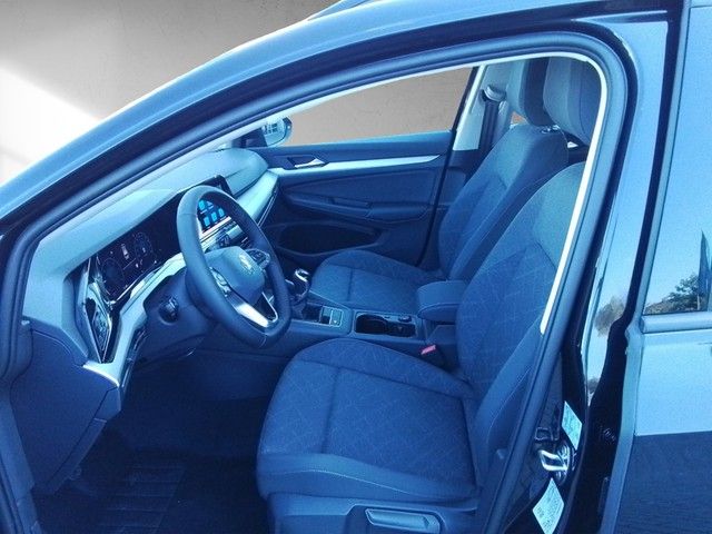 Fahrzeugabbildung Volkswagen Golf VIII Variant 2.0 TDI Life Navi LED ACC PDC