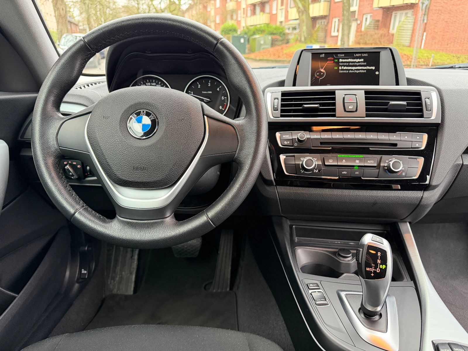 Fahrzeugabbildung BMW 118d AUTOMATK*LED*KLIMA*RADIO