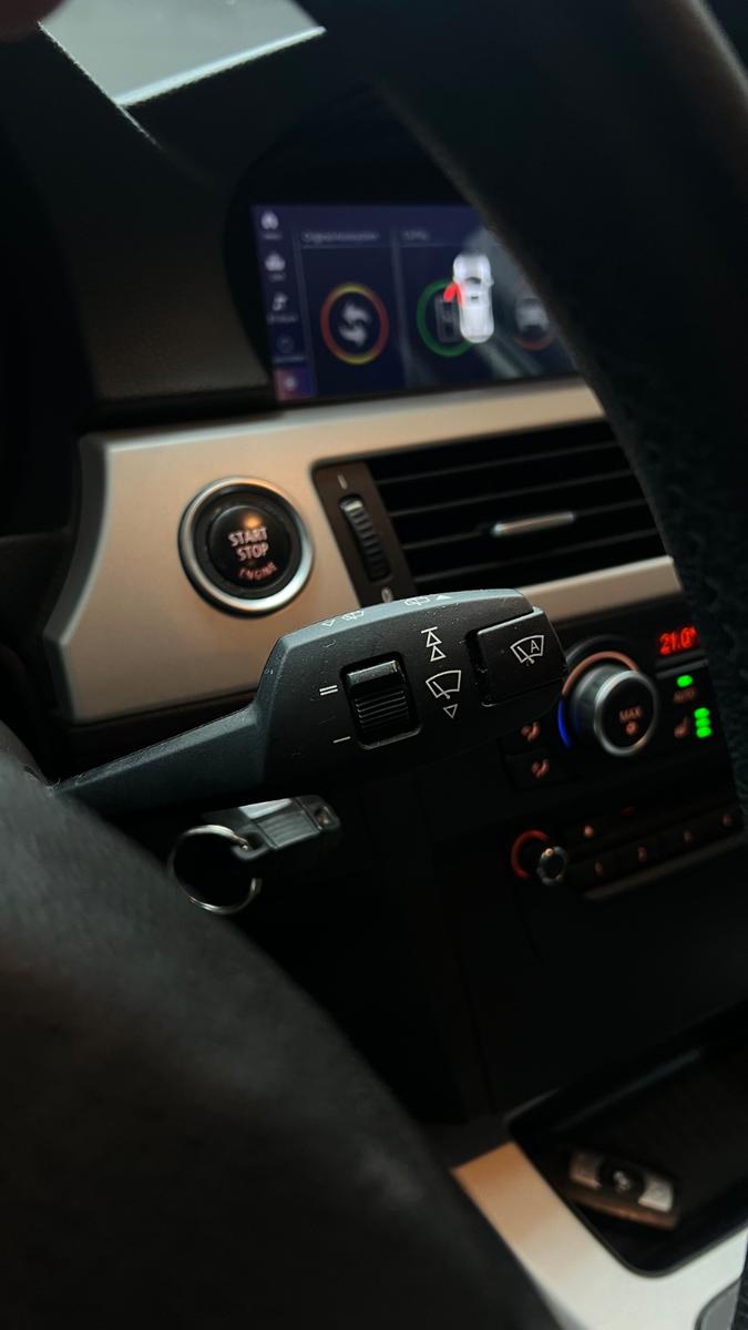 BMW 318 2010 — photo 22