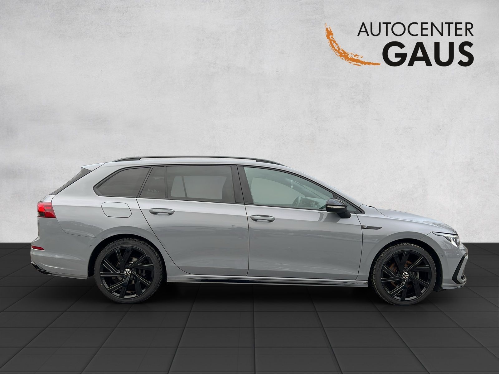 Golf VIII Variant R-Line 1.5 l eTSI DSG AHK*Navi