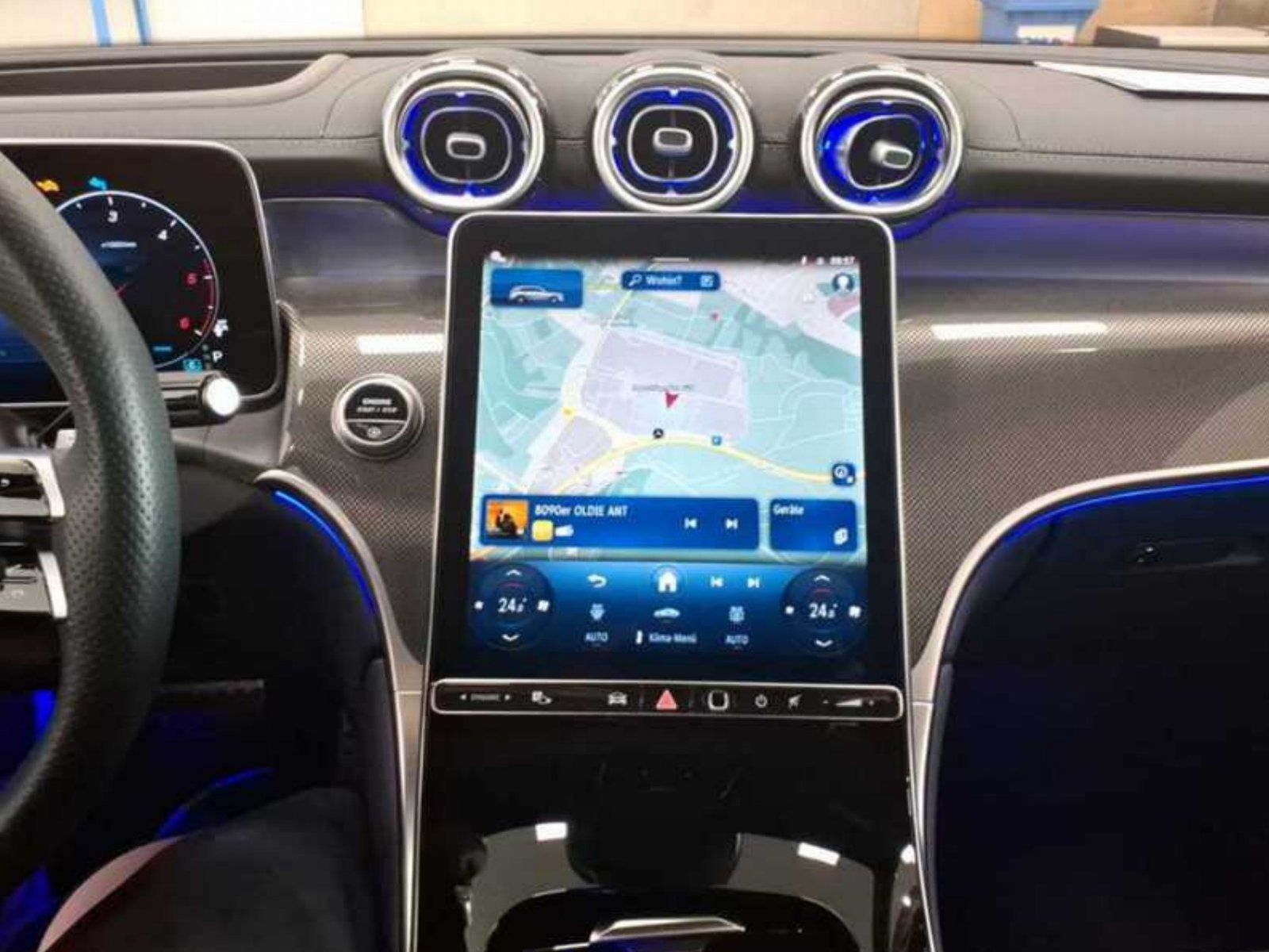 Fahrzeugabbildung Mercedes-Benz GLC450d AMG Prem+ DISTRO Pano AHK Memo HUD KeyGo