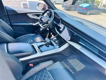 Audi Q8 - 9