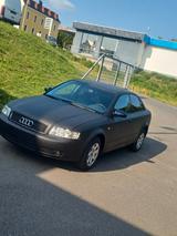 Audi A4 2.0 - - Audi A4 aus 2001: 2.0