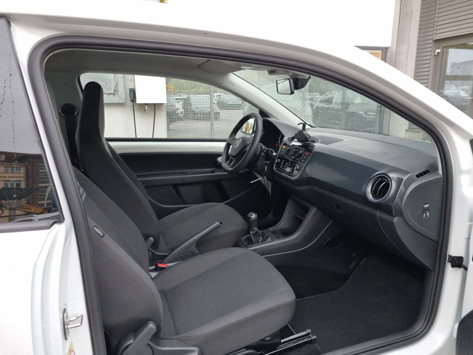 Fahrzeugabbildung Volkswagen up! 1.0 move up! KLIMA DAB+ ALLWETTER