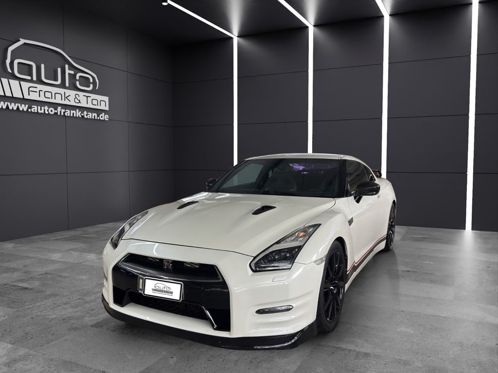 Nissan GT-R