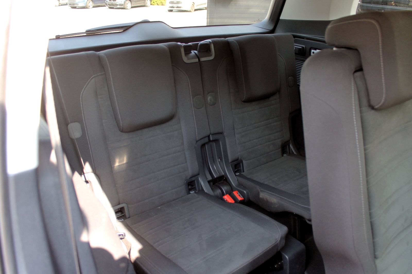 Fahrzeugabbildung Volkswagen Touran Comfortline 2.0TDI 7-Stz. ACC PDC SHZ BT