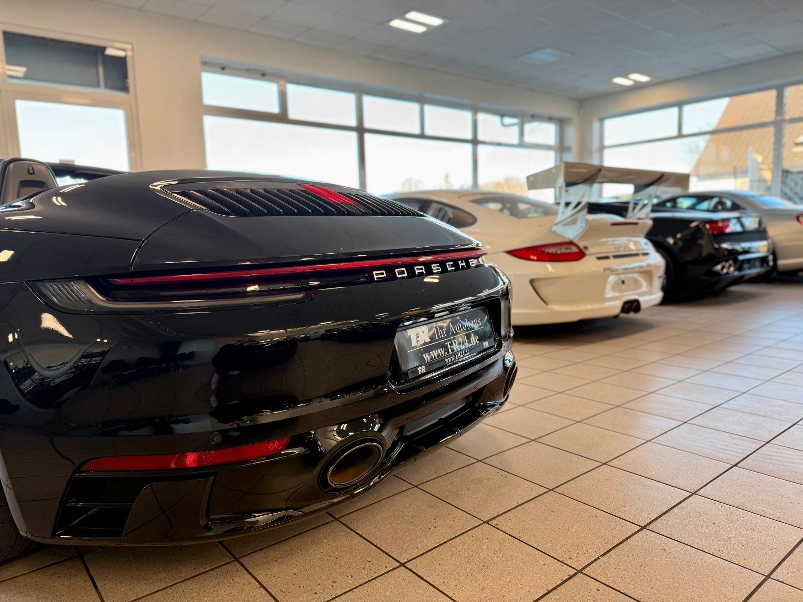 Fahrzeugabbildung Porsche 911 992 Carrera 4S Cabrio SportDesign/18Wege/SAA