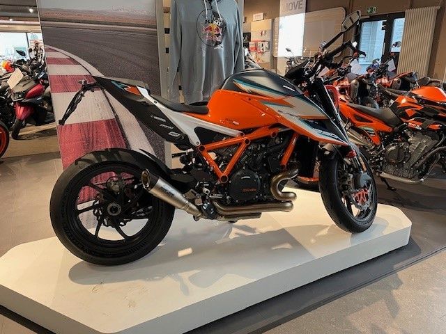 KTM 1290 Super Duke RR  SC Project S1R