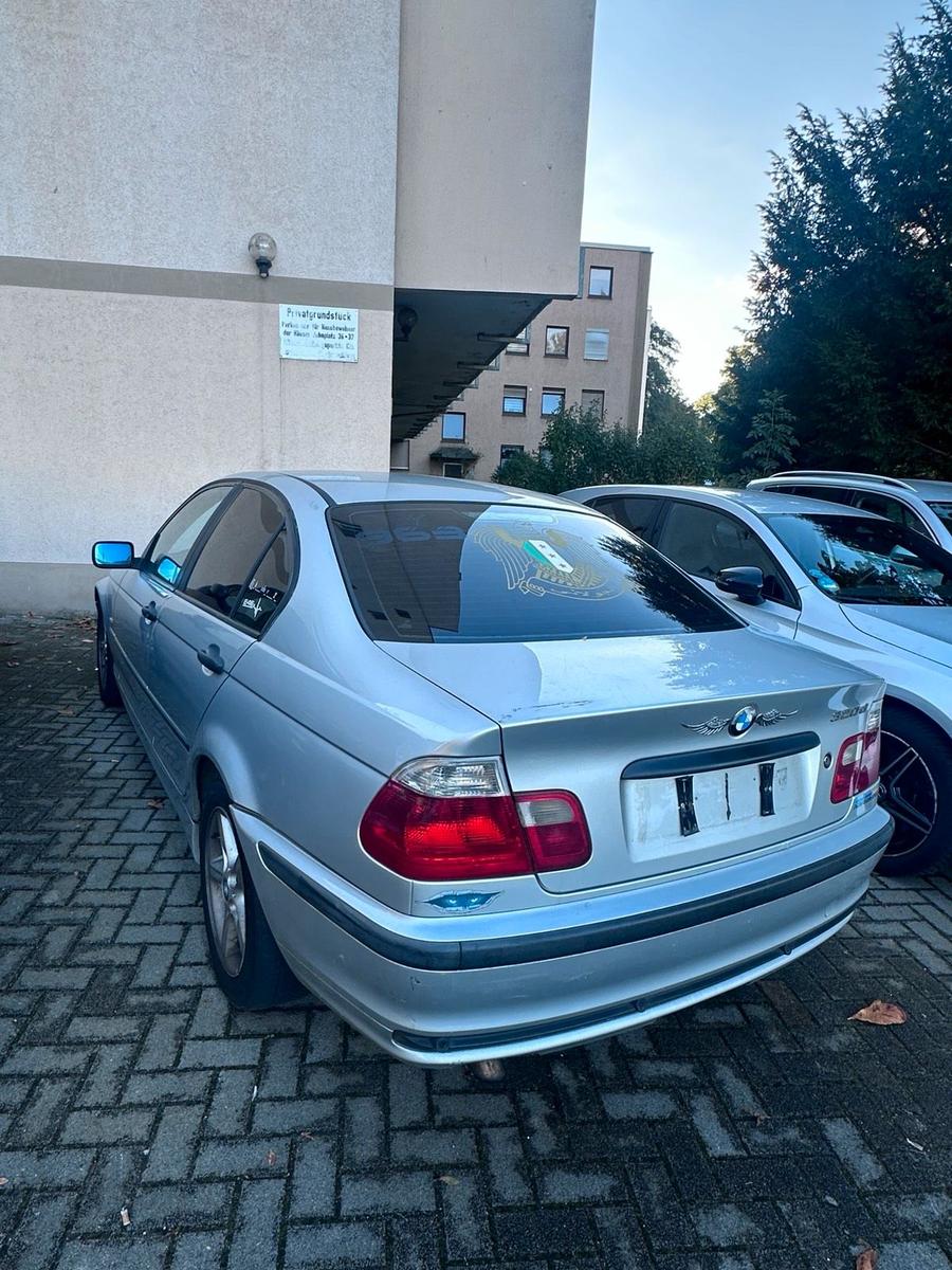 BMW 320