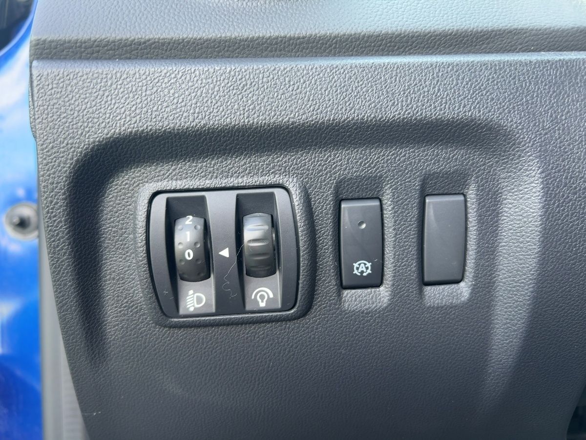 Fahrzeugabbildung Renault Captur Version S TCe 150 GPF ABS Fahrerairbag ES - mit KI generiert/bearbeitet