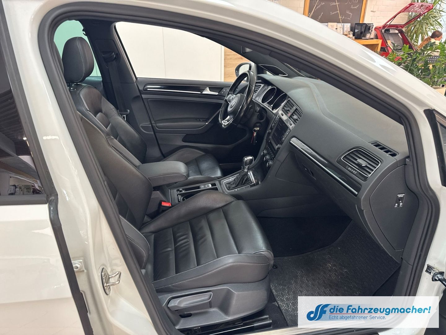 Fahrzeugabbildung Volkswagen Golf VII GTD DSG 2.0TDI Pano AHK Leder Soundsyst