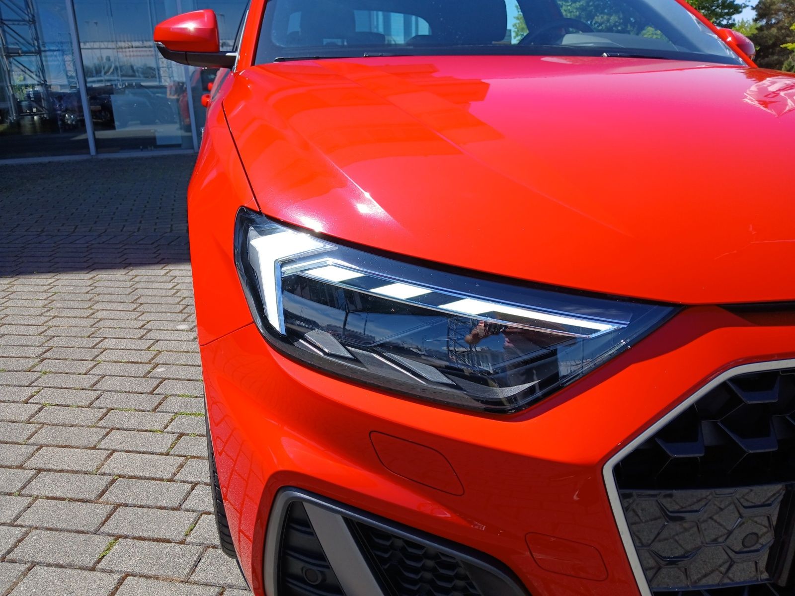 Fahrzeugabbildung Audi A1 Sportback 35 TFSI S-line S-tronic STH LED Nav