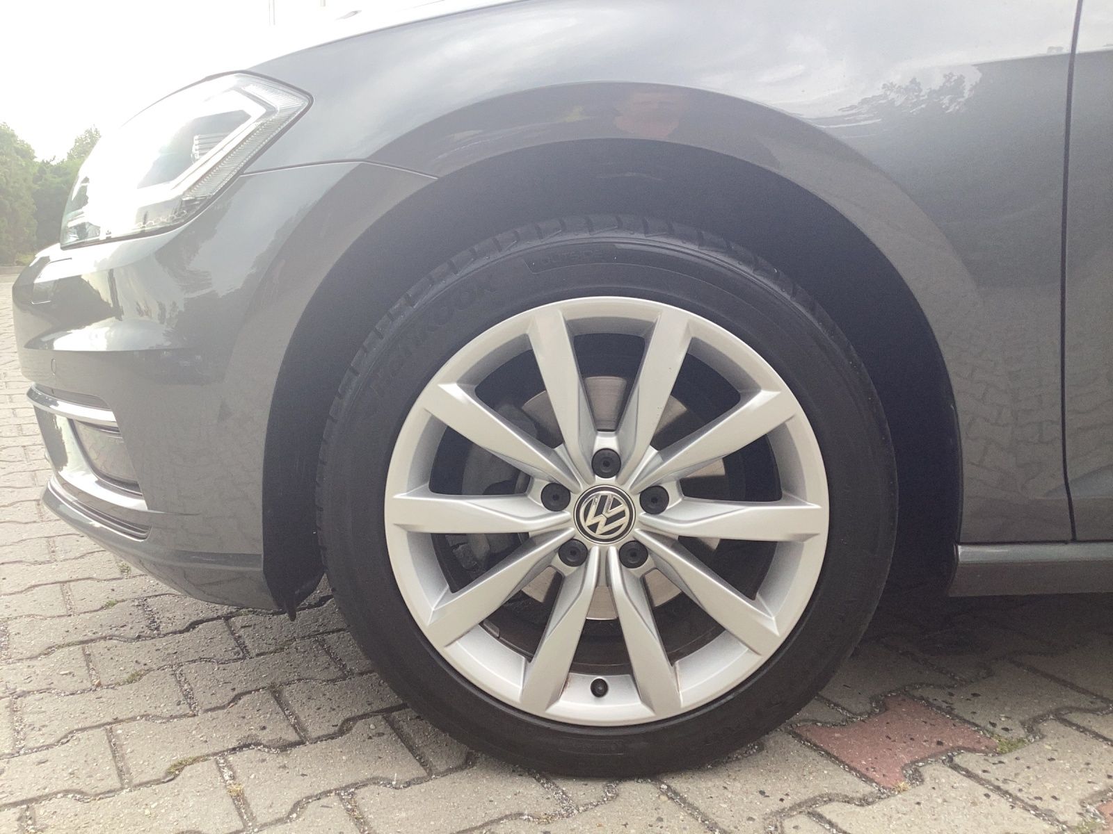 Fahrzeugabbildung Volkswagen Golf VII Variant TDI Highl. DSG LED FAP+ DAB Nav