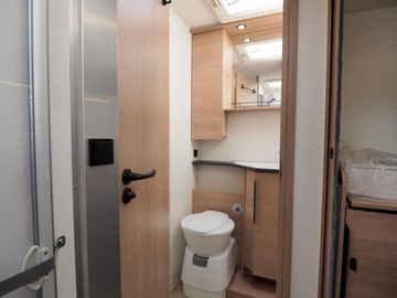 Bild 21 Mooveo TEI 70 EB 140 L-Sitzgruppe Pioneer 9"