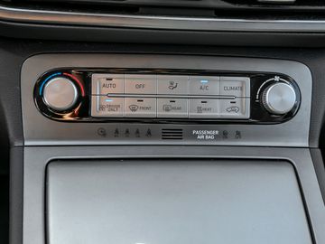 Hyundai Kona Prime Elektro 2WD Autobahnassistent Navi